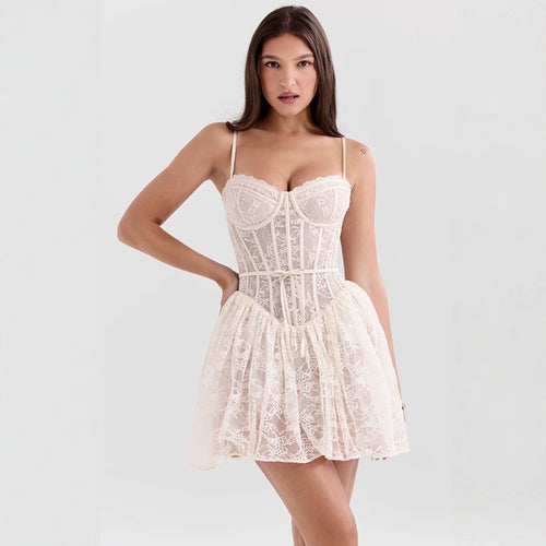 Damen Spitzenkleid mit romantischem Schnitt WW