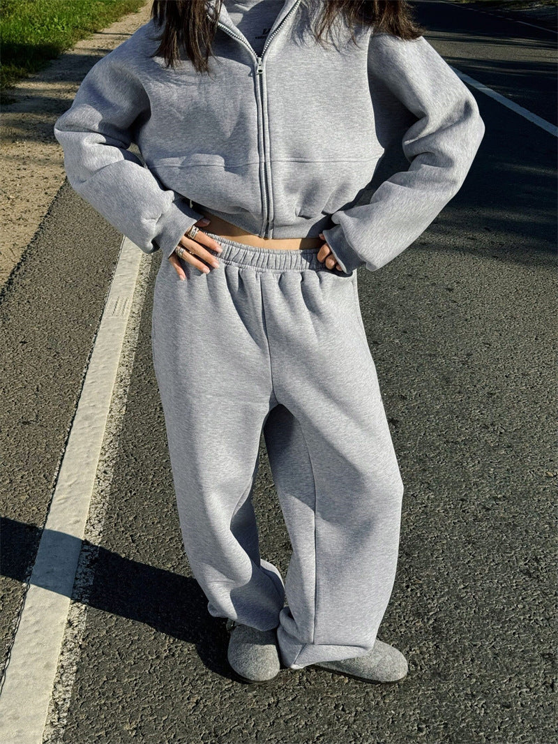 Damen sportliches und lässiges Set aus cropped Hoodie und weiter Jogginghose WW