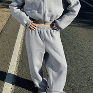 Damen sportliches und lässiges Set aus cropped Hoodie und weiter Jogginghose WW