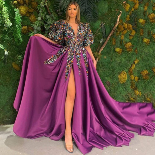 Damen Glamouröses Abendkleid mit voluminösen Puffärmeln und funkelndem Dekolleté WW