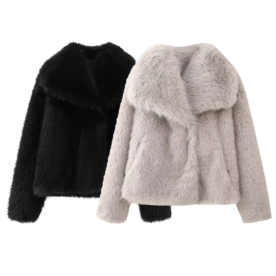Kunstpelzjacke für glamouröse Auftritte
