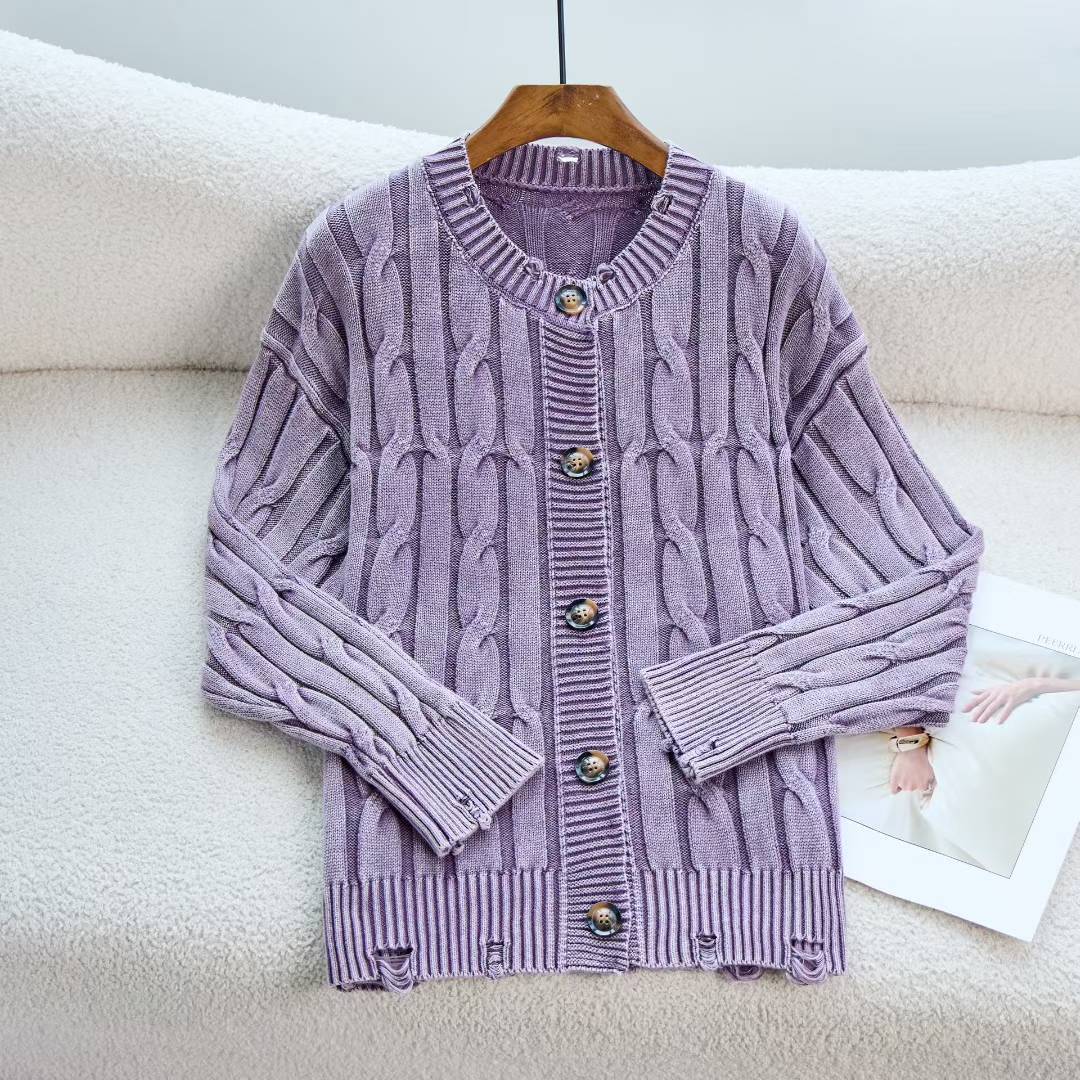 Damen Strickjacke mit strukturiertem Zopfmuster und eleganten Holzknöpfen WW