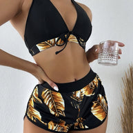 Damen Bikini-Set mit raffiniertem Wickeloberteil und bequemen Shorts WW