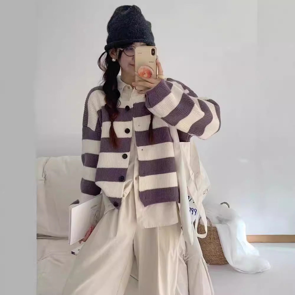 Damen Strickjacke mit Druckknopfverschluss und breiten Streifen WW