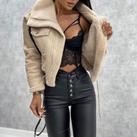 Damen angesagte und kuschelige Lammfelljacke mit abnehmbarem Kragen WW