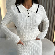 Damen Strickkleid mit eleganter Knopfleiste und V-Ausschnitt WW