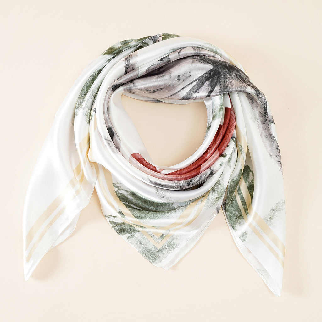 Damen Seidenschal mit kunstvollem Aquarellmuster und eleganten Akzenten WW