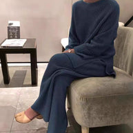 Damen Strickanzug mit weitem Schnitt und stilvollem Rippenmuster WW