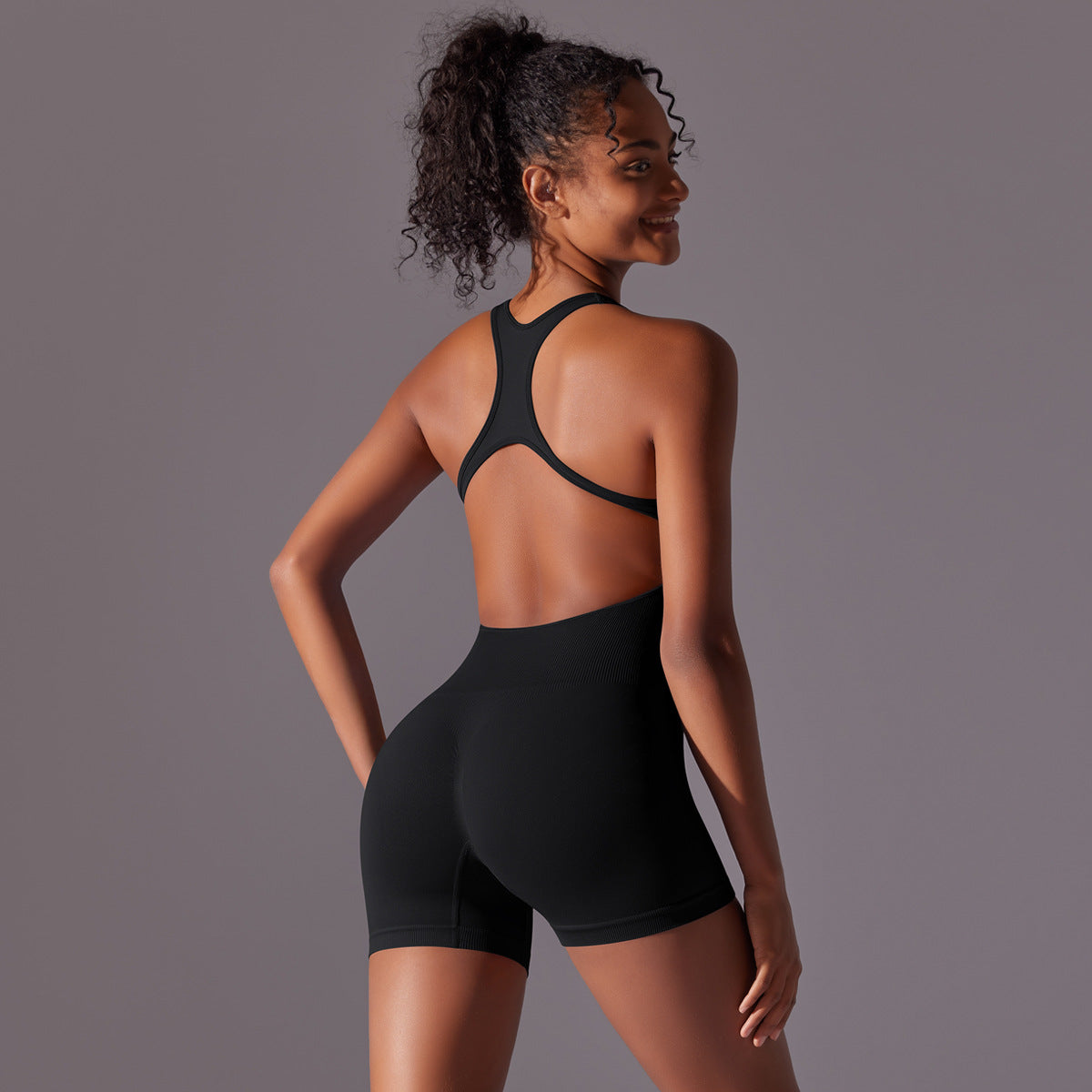 Damen Sportlicher Kurzoverall mit innovativem Racerback-Design und atmungsaktiven Materialien WW
