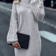 Damen Strickkleid mit hochgeschlossenem Kragen und offener Schulterpartie WW