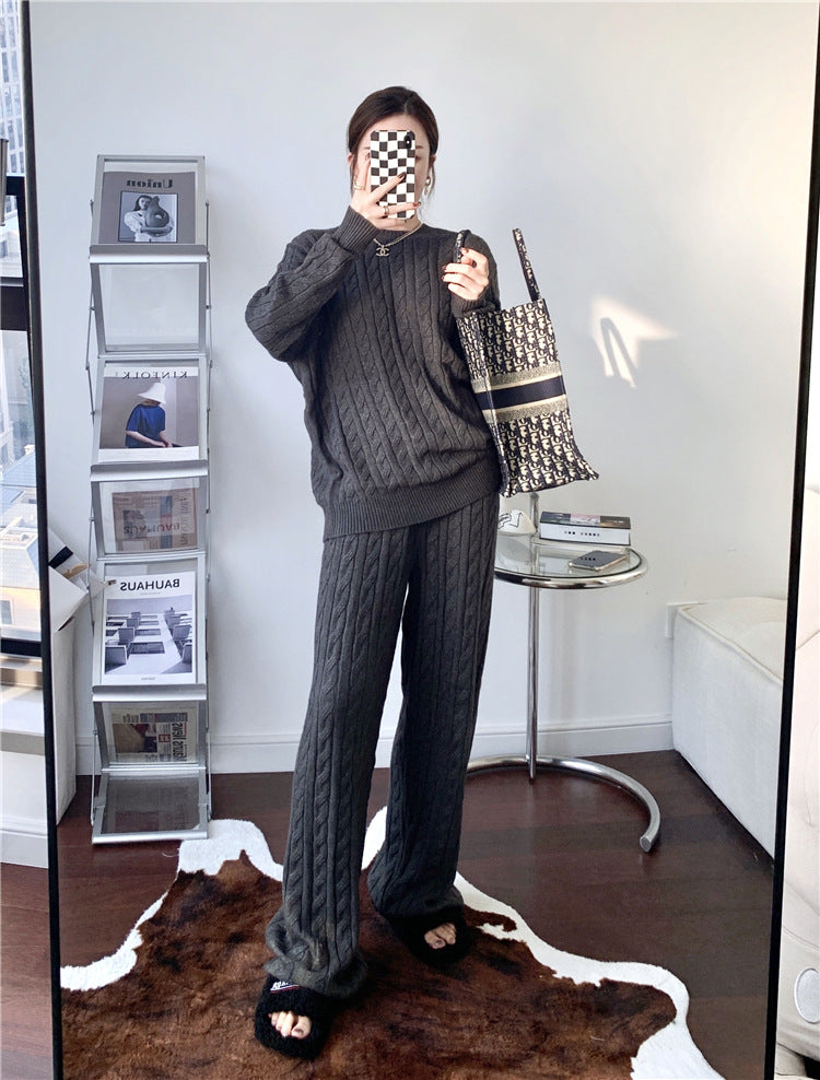 Damen Strickanzug mit Zopfmuster und weiten Beinen WW