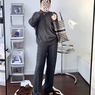 Damen Strickanzug mit Zopfmuster und weiten Beinen WW