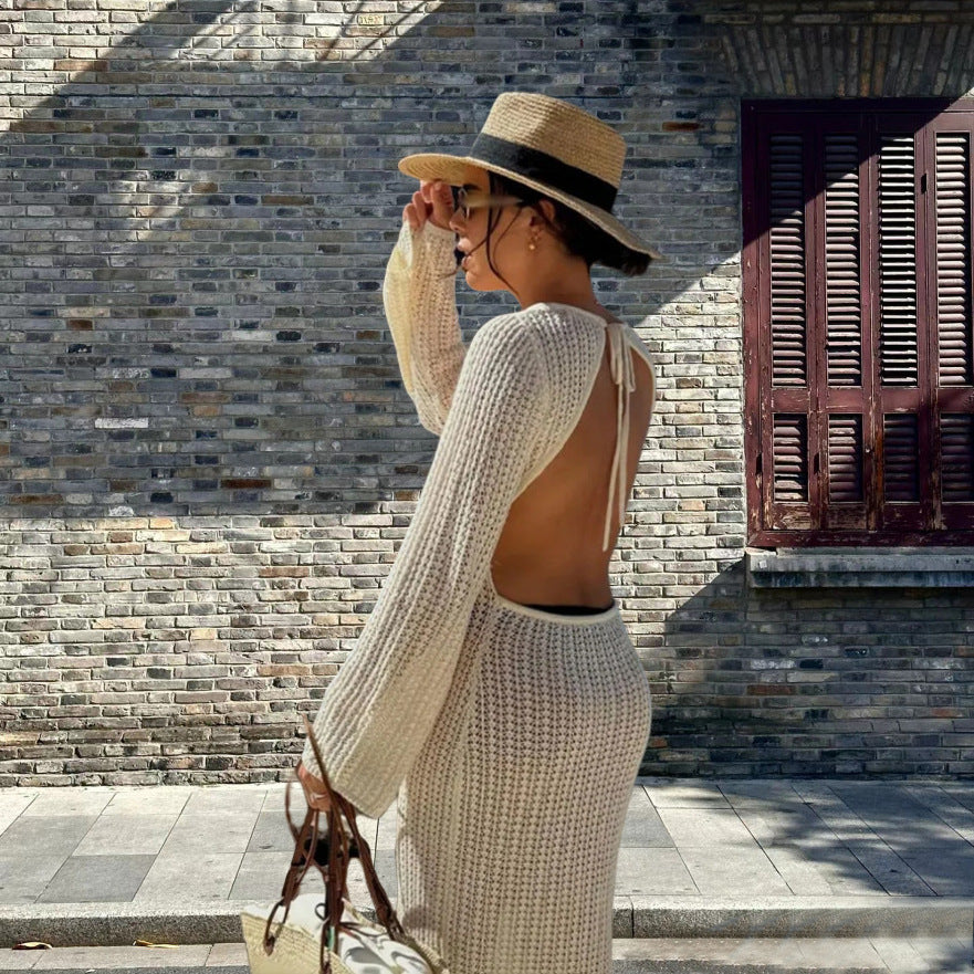 Damen Strick Maxikleid mit tiefem V-Ausschnitt und dekorativer Knopfdetail WW