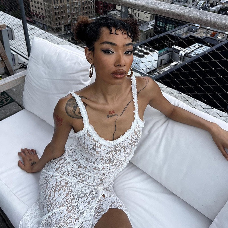 Damen Spitzen Maxikleid mit tiefem Schlitz und eleganten Trägerdetails WW