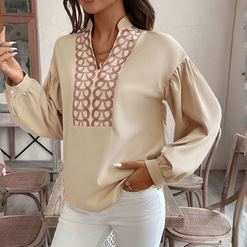 Damen Bluse mit elegantem besticktem Ausschnitt WW