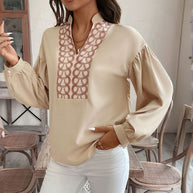 Damen Bluse mit elegantem besticktem Ausschnitt WW