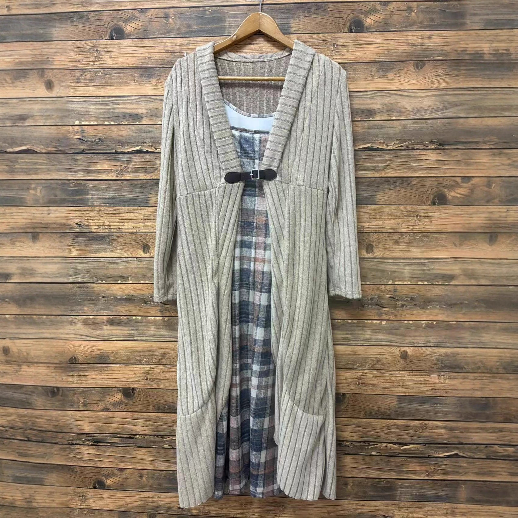 Damen Strickjacke mit asymmetrischem Schnitt und dekorativem Gürtel WW