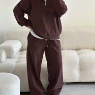 Damen Sportlicher Kapuzenpullover mit kurzer Reißverschlussöffnung WW