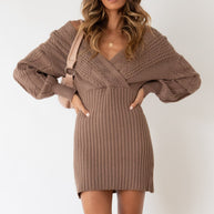 Damen Strickkleid mit festlichem Wickeldesign und dekorativem Gürtel WW
