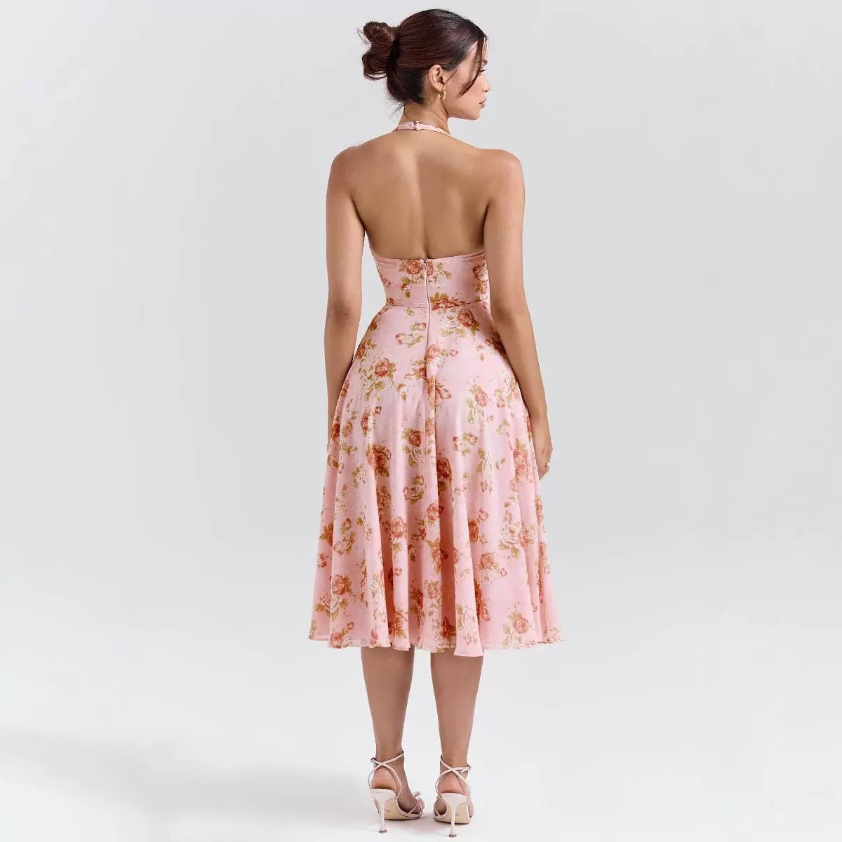 Damen Sommerliches Maxikleid mit tiefem V-Ausschnitt und floralen Mustern WW