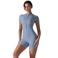 Damen Sportlicher Jumpsuit mit kurzem Arm und praktischem Reißverschluss WW