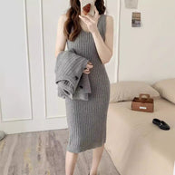 Damen Strickensemble mit elegantem Rock und feiner Knopfdetails WW