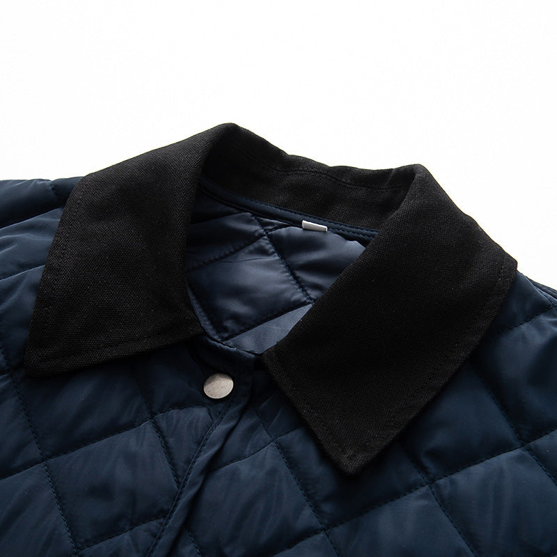 Damen Steppjacke aus weichem Material mit kontrastierendem Kragen und praktischen Taschen WW