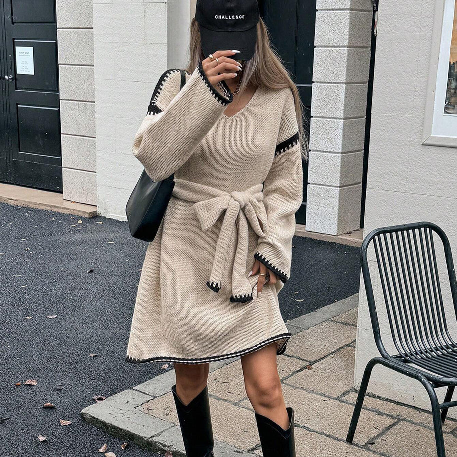 Damen Strickkleid mit Gürtel und V-Ausschnitt WW