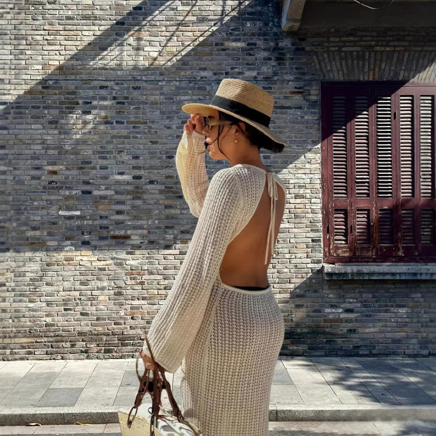 Damen Strick Maxikleid mit tiefem V-Ausschnitt und dekorativer Knopfdetail WW