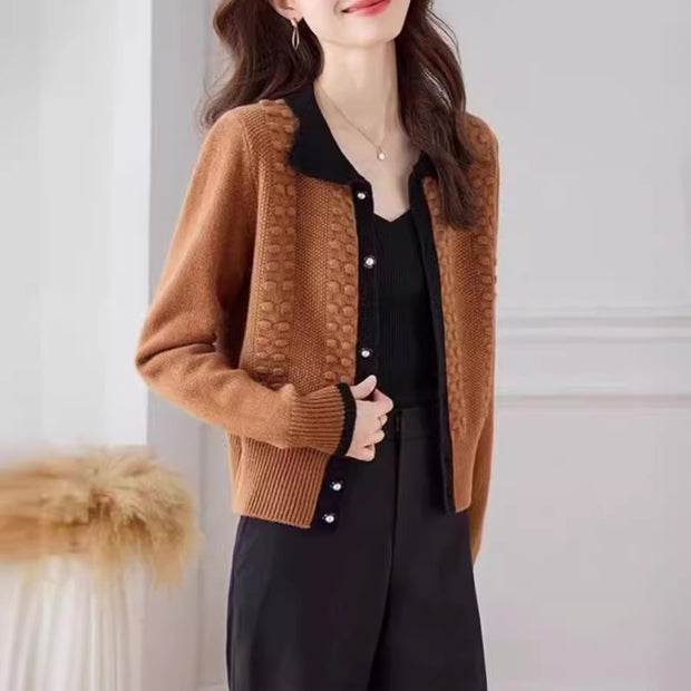 Damen Strickjacke mit elegantem Kragen und Knopfdetail WW