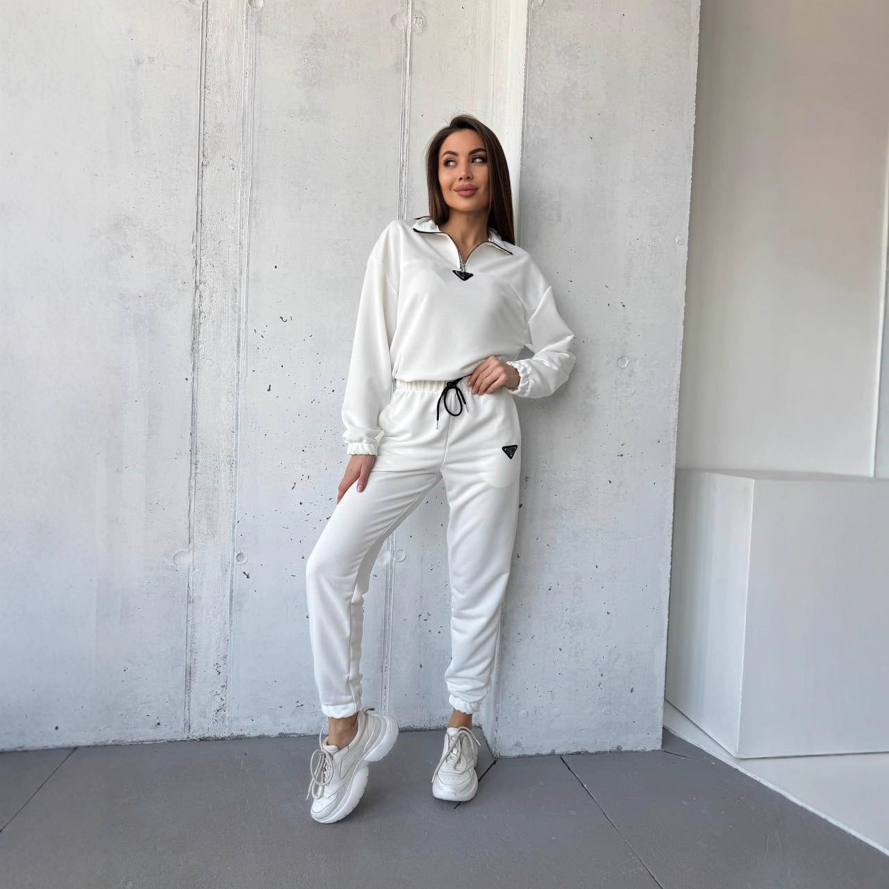 Damen sportliches Set aus weichem Fleece mit Kapuze WW