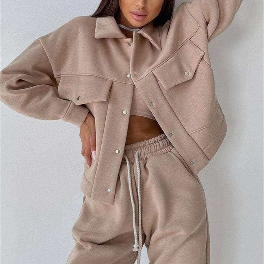 Damen Sportliches Set aus Oversize-Jacke und bequemen Joggerhosen WW