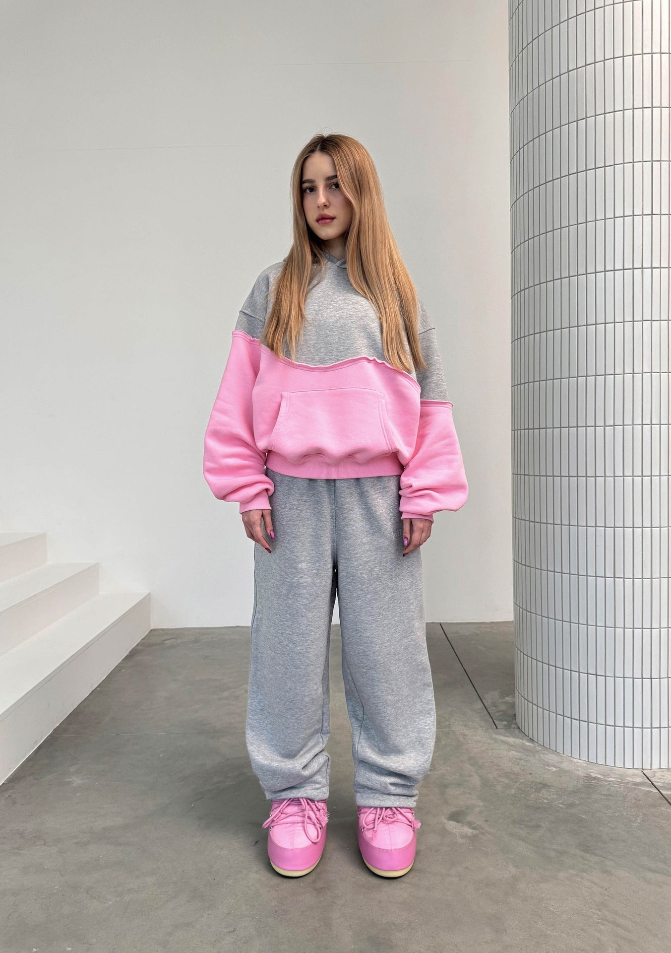 Damen sportliches Sweatshirt- und Hose-Set WW