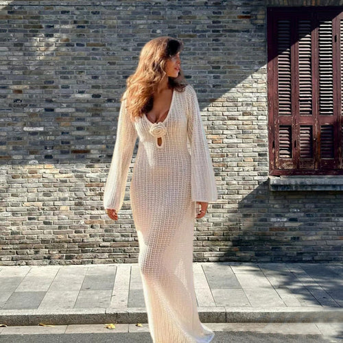 Damen Strick Maxikleid mit tiefem V-Ausschnitt und dekorativer Knopfdetail WW