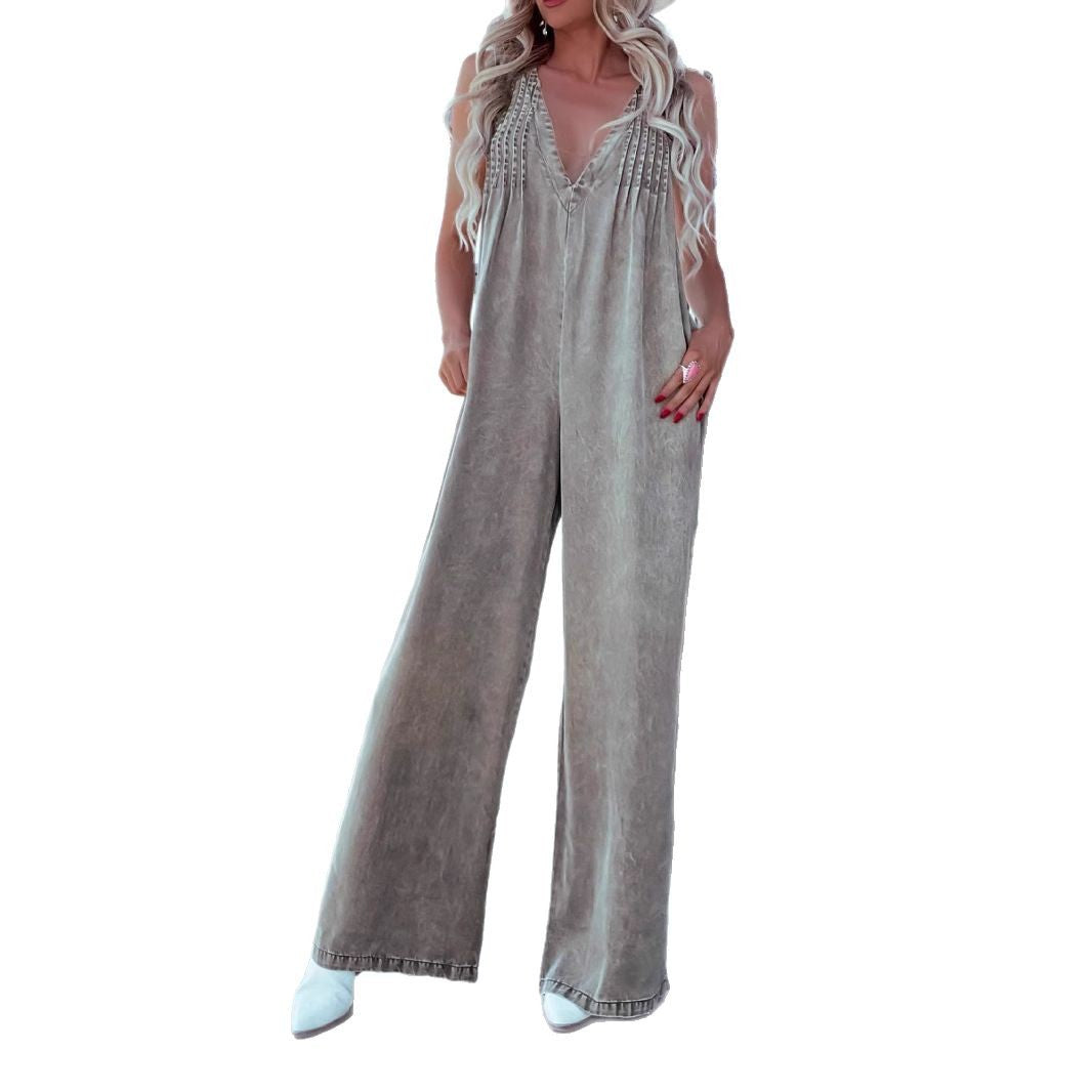 Damen Jumpsuit mit tiefem V-Ausschnitt und praktischen Taschen W&W Mode