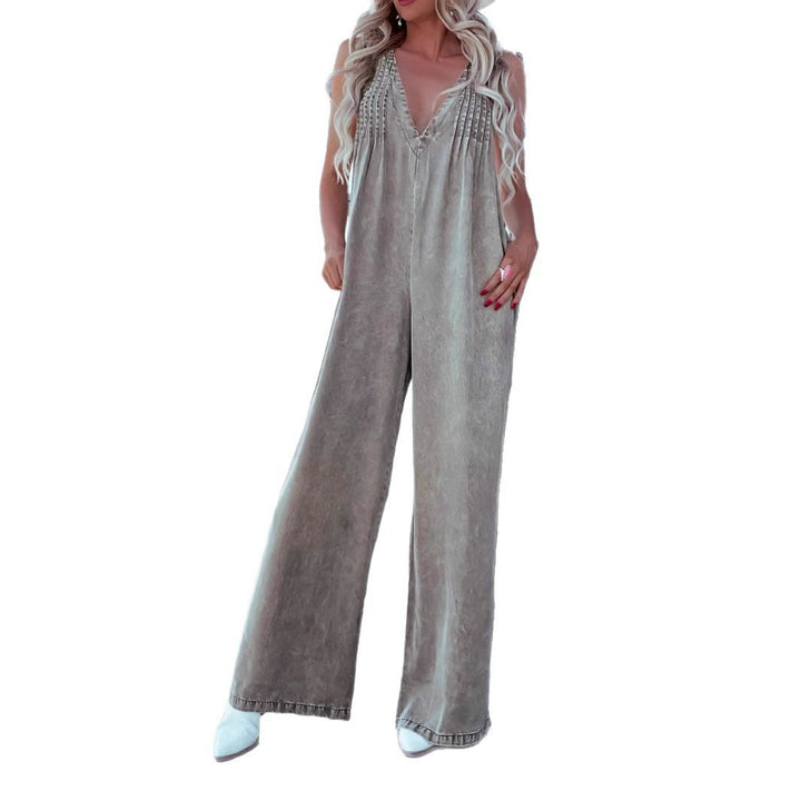 Damen Jumpsuit mit tiefem V-Ausschnitt und praktischen Taschen W&W Mode