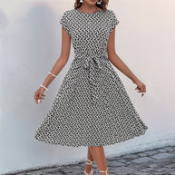 Damen Midikleid mit asymmetrischem Schnitt und modischem Bindegürtel WW