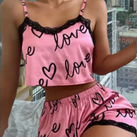 Damen Satin-Crop-Top und Shorts-Set mit Herzen und Spitzenakzenten WW