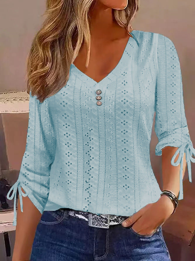 Damen Blusenshirt mit raffiniertem Lochmuster und Knopfdetails WW