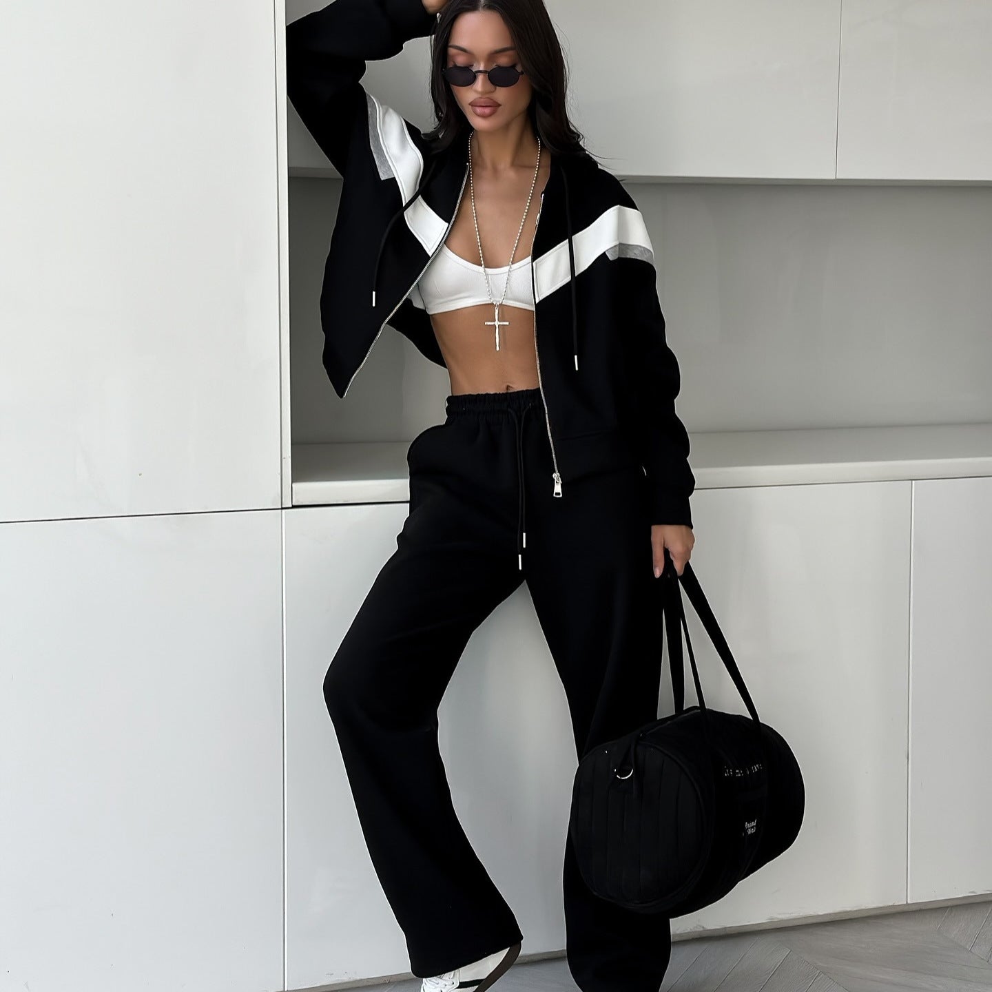 Damen sportliches Jogginganzug-Set mit modernem Schnitt und trendigen Akzenten WW