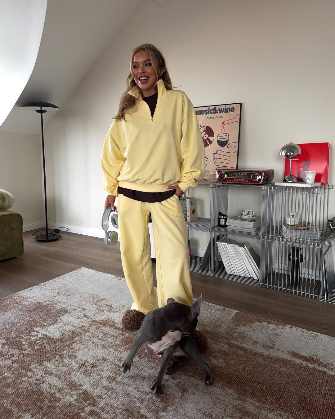 Damen Sportlicher Kapuzenpullover mit kurzer Reißverschlussöffnung WW