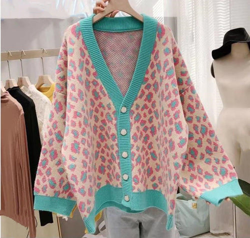 Damen modischer Cardigan mit großem Leopardenmuster und farblich abgesetztem Bündchen W&W Mode