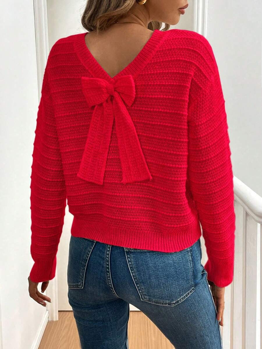Damen Strickpullover mit verspieltem Schleifendetail im Rücken und modernem V-Ausschnitt WW