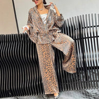 Damen sportlicher Freizeitanzug mit elegantem Leopardenmuster und weiten Hosen WW