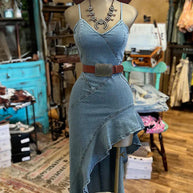 WW | Rüschensaum Denim Split Kleid