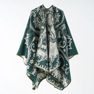 Damen eleganter Übergang-Poncho mit kunstvollem floralen Muster und fransigen Abschlüssen WW