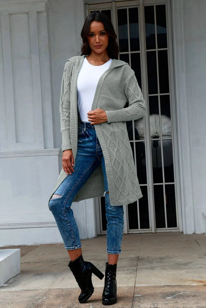 Damen Strickjacke mit Kapuze und stilvollem Zopfdesign WW