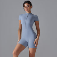 Damen Sportlicher Jumpsuit mit kurzem Arm und praktischem Reißverschluss WW