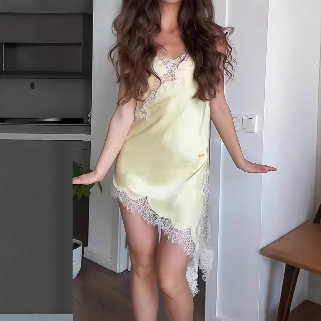 Damen Satin Negligé mit feiner Spitzenverzierung WW