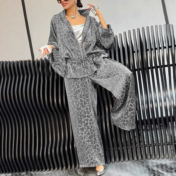Damen sportlicher Freizeitanzug mit elegantem Leopardenmuster und weiten Hosen WW